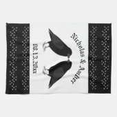 Gothic Wedding Kissing Ravens Custom Geschirrtuch (Horizontal)