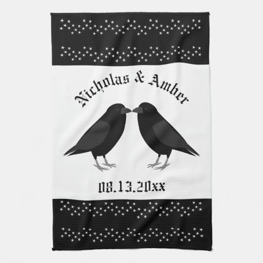 Gothic Wedding Kissing Ravens Custom Geschirrtuch (Vertikal)