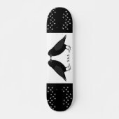 Gothic Wedding Kissing Ravens Custom Mit Monogramm Skateboard (Vorne)