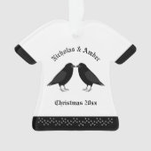 Gothic Wedding Kissing Ravens Custom Ornament (Vorderseite)