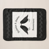 Gothic Wedding Kissing Ravens Custom Sherpadecke (Vorderseite (Horizontal))