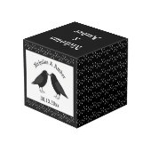Gothic Wedding Kissing Ravens Custom Würfel (Rückseite Schrägansicht)