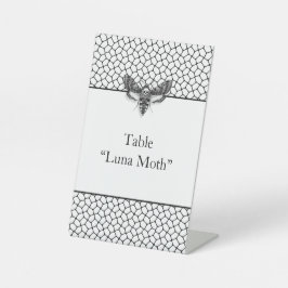 Gothic Wedding | Moth & Lace Black & White Sockelschild