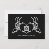 Gothic Wedding Skeleton Hands Hochzeitsstift QR Co Einladung (Rückseite)