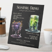 Gothic Wedding Whimsigoth 4 Signature Drinks unter Sockelschild (In Situ)