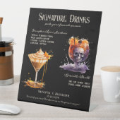 Gothic Wedding Whimsigoth 5 Signature Drinks unter Sockelschild (In Situ)
