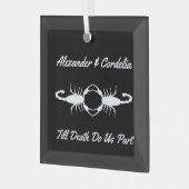 Gothic White Wedding Scorpions Custom Ornament Aus Glas (Vorderseite links)