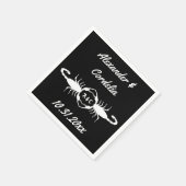 Gothic White Wedding Skorpions Custom Mit Monogram Serviette (Ecke)