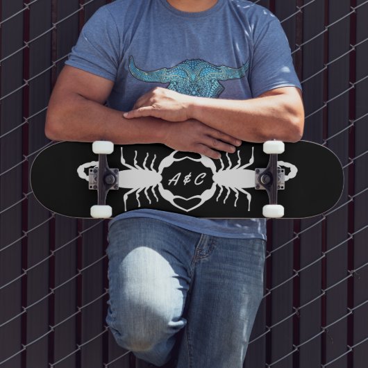 Gothic White Wedding Skorpions Custom Mit Monogram Skateboard (Außenbereich 3)
