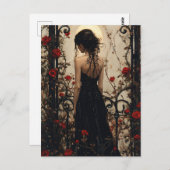 Gothic Woman in Black Dress Among Red Roses Postkarte (Vorne/Hinten)