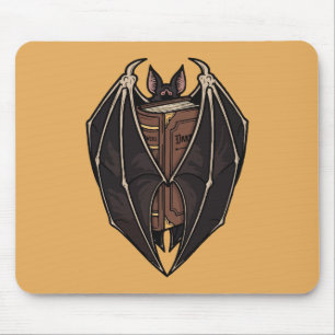 Gothische Fledermaus liest dunkles Zauberbuch Mousepad