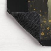 Gothischer Blumengast im Wald Halloween Spooky Mousepad (Ecke)