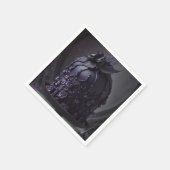 Gothischer Kuchen in Lila Schwarz-Weiß-Farbe. Serviette (Ecke)