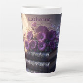 Gothisches Buch Lila Blumenmuster Milchtasse (Vorderseite)