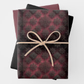 Gothmas Black Floral Pattern on Deep Crimson Red Geschenkpapier Set (Beispiel)