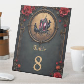 Gotische Beförderung mit Rädern und Rose. Sockelschild (In Situ)