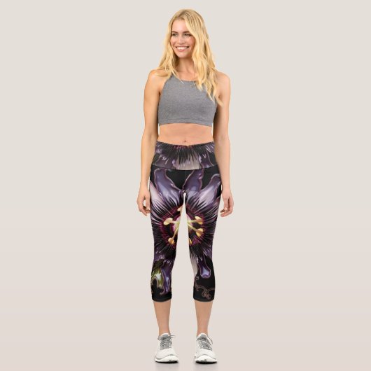 Gotische Blütenbeine Capri Leggings (Vorderseite)