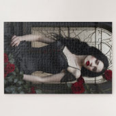Gotische Frau mit Rote Rosen Puzzle (Horizontal)