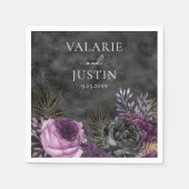 Gotische Hochzeit mit Lila und schwarzer Flora Serviette (Vorderseite)