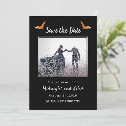 Gotische Hochzeit mit schwarzem Halloween spart da Save The Date (Stehend Vorderseite)