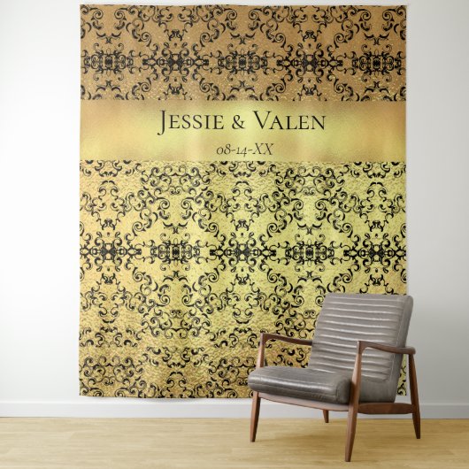 Gotische Hochzeit mit schwarzem Swirl Wandteppich (Beispiel)