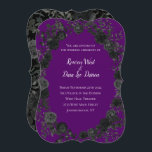 Gotische Hochzeitseinladungen in lila und schwarze Einladung<br><div class="desc">Die gotische Hochzeitskollektion der gotischen Lila und schwarzen Rose wird durch unsere lila und schwarzen Rose ergänzt. Dunkelschwarz und tiefer lila Kontrast mit einer Fülle dunkler Blumenmotive. Script-Schriftart gepaart mit Serif-Schriftart,  verleiht einem künstlerischen Aussehen,  das gut mit gotischen Stil.</div>