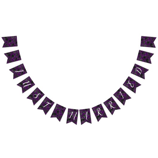 Gotische Hochzeitsjagd in lila und schwarzer Rose Wimpelkette (Alle)