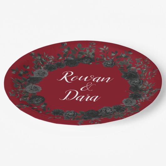 Gotische Hochzeitspapier-Teller in Rot und Schwarz Pappteller (Schrägansicht)