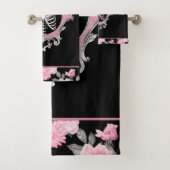 Gotische Liebe | Rosa und schwarze Skelette Herz B Badhandtuch Set (Insitu)