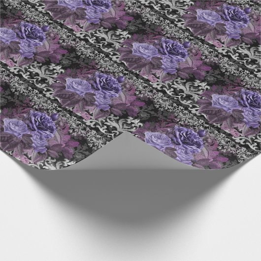 Gotische Lila Rose Geschenkpapier (Ecke)