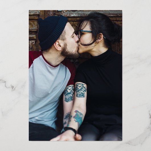 Gotische Rose florales Foto Hochzeit Schwarz und G Folieneinladung (Rückseite)