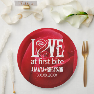 Gotische Rote Rose Liebe bei First Bite Wedding Pappteller