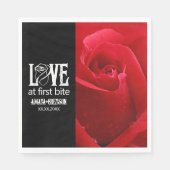 Gotische Rote Rosen Liebe bei First Bite Wedding Serviette (Vorderseite)