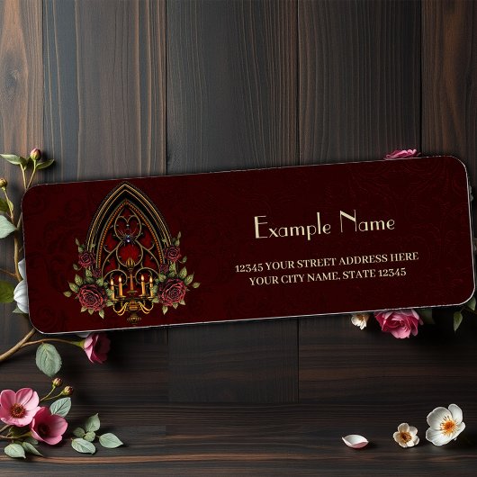 Gotischer Bogengang mit Skulls.