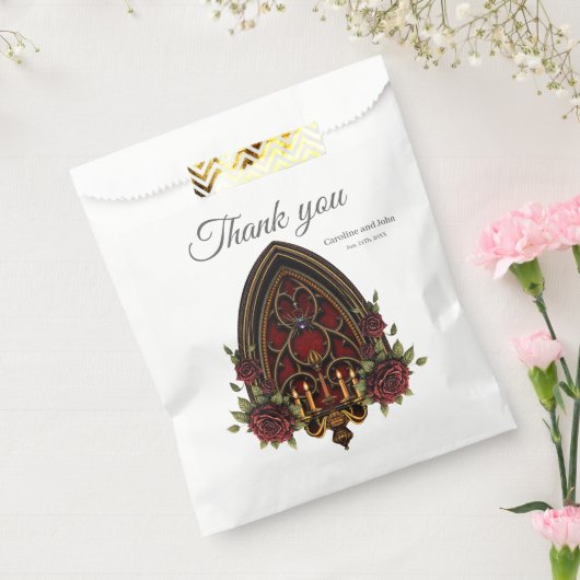 Gotischer Bogengang mit Skulls. Geschenktütchen (Versiegelt)