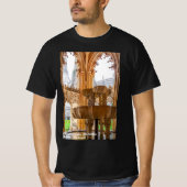 Gotischer Brunnen und Kloster. Kloster Batalha T-Shirt (Vorderseite)
