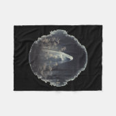 Gotischer Geist im Wald Vintager Blumengast Ha Fleecedecke (Vorderseite (Horizontal))