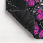 Gotischer Schädel u. lila Schmetterlinge Mousepad (Ecke)