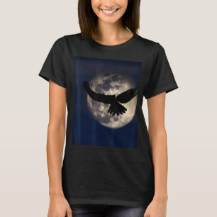 Gotischer Schatten eines Raubvogels T-Shirt