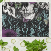 Gotischer Spitzeschädel in aquamarinem und in Lila Geschirrtuch (Gefaltet)