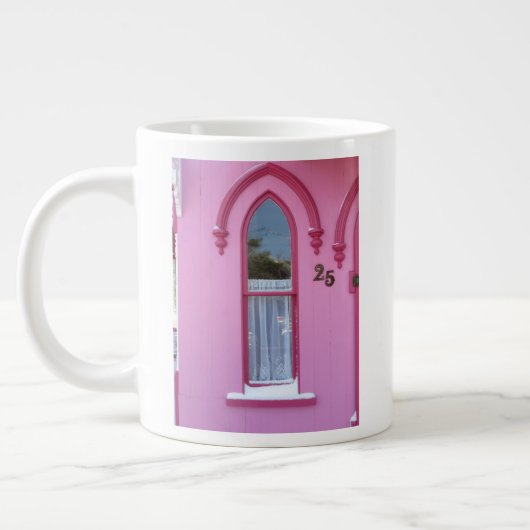 Gotisches Fenster und Schnee - Martha's Vineyard Jumbo-Tasse (Links)