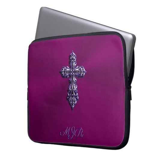 Gotisches Kreuz in Lila Form mit Monogramm Laptopschutzhülle (Vorderseite Links)
