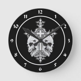 Gotisches Kreuz mit den Schädeln Runde Wanduhr