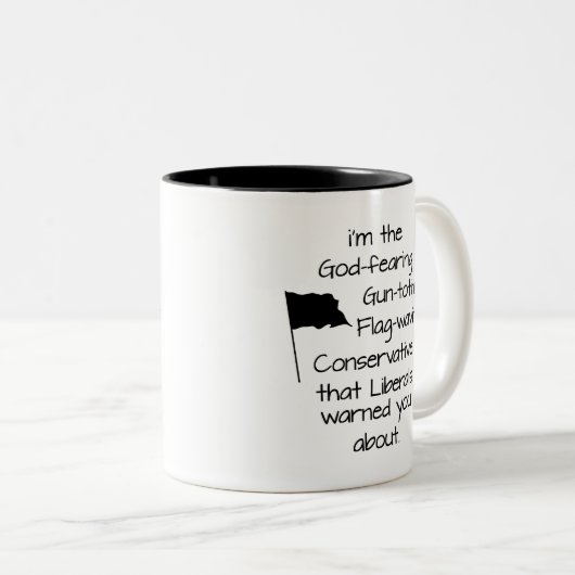 Gott fürchtet sich vor einer Waffe, die eine Flagg Zweifarbige Tasse (VorderseiteRechts)