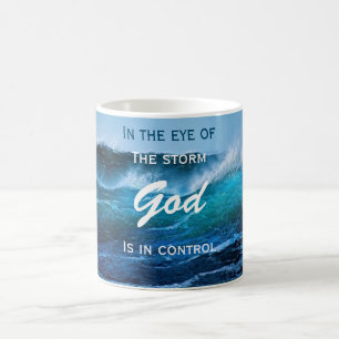 Gott ist in der Kontrollen-Ozean-Sturm-Tasse Kaffeetasse