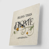 Gott segne unsere Zuhause: Personalisiert Quadratische Wanduhr (Winkel)