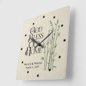 Gott segne unsere Zuhause: Personalisiert Quadratische Wanduhr (Winkel)