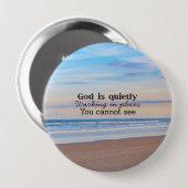 Gott wirkt christliche Typografie Biblisch Button (Vorne & Hinten)
