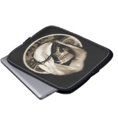 Göttlicher Verfall - Gothic Design Laptopschutzhülle (Vorne Knopf)
