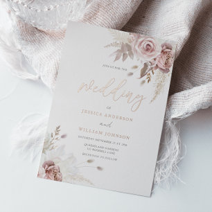 Göttliches Erröten Staubige Rose Florale Hochzeit Folieneinladung
